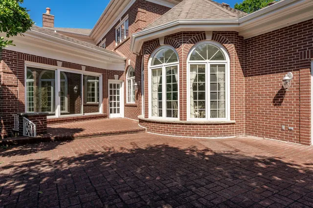 $1,200,000 | 1637 Coachman Drive, Rockford, IL 61107