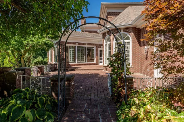 $1,200,000 | 1637 Coachman Drive, Rockford, IL 61107