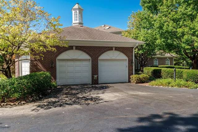 $1,200,000 | 1637 Coachman Drive, Rockford, IL 61107