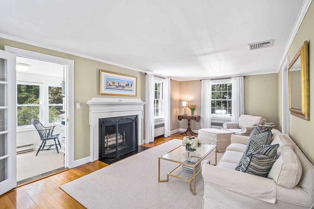 17 Berkeley Road Wellesley, MA 02482 - Photo 2 of 26