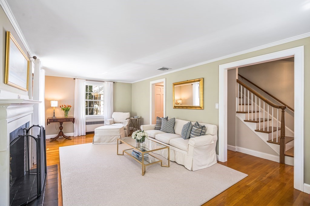 17 Berkeley Road Wellesley, MA 02482 - Photo 3 of 26