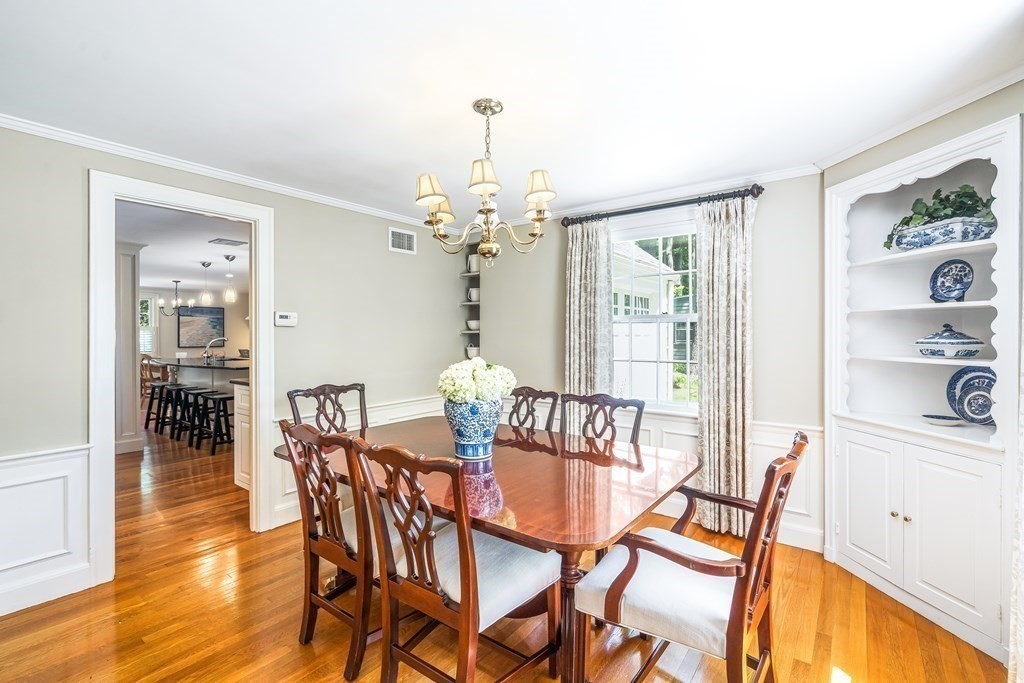 17 Berkeley Road Wellesley, MA 02482 - Photo 4 of 26