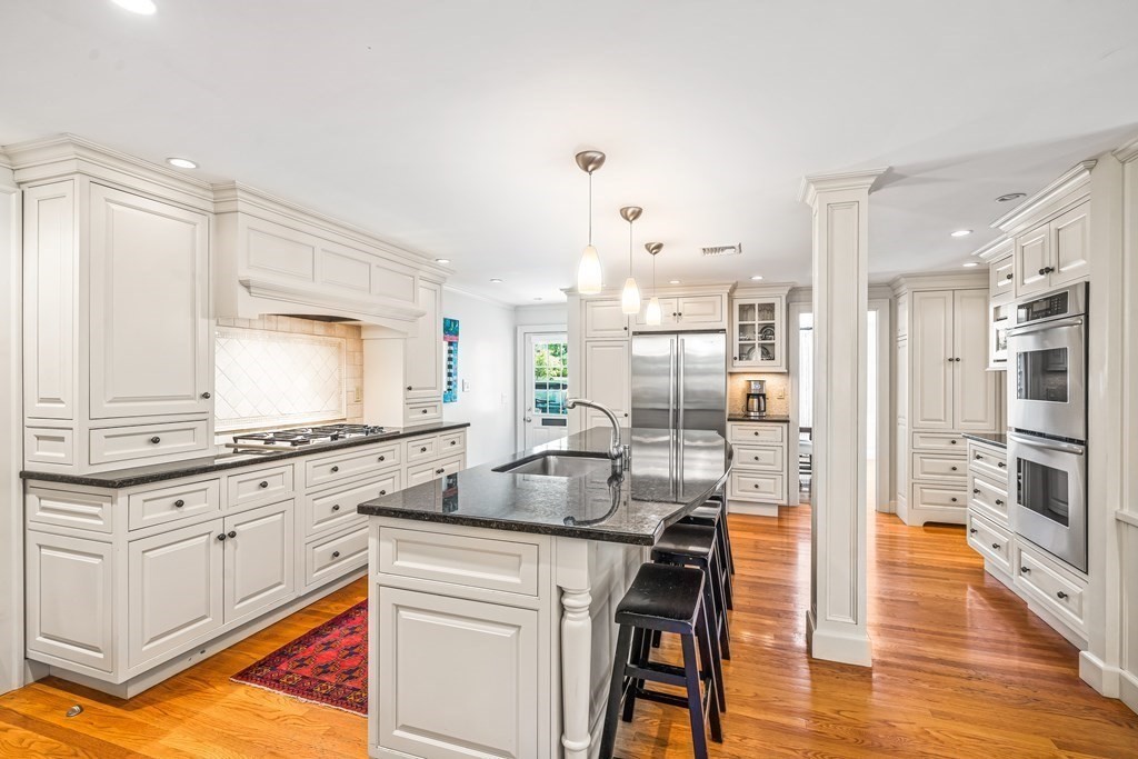 17 Berkeley Road Wellesley, MA 02482 - Photo 7 of 26