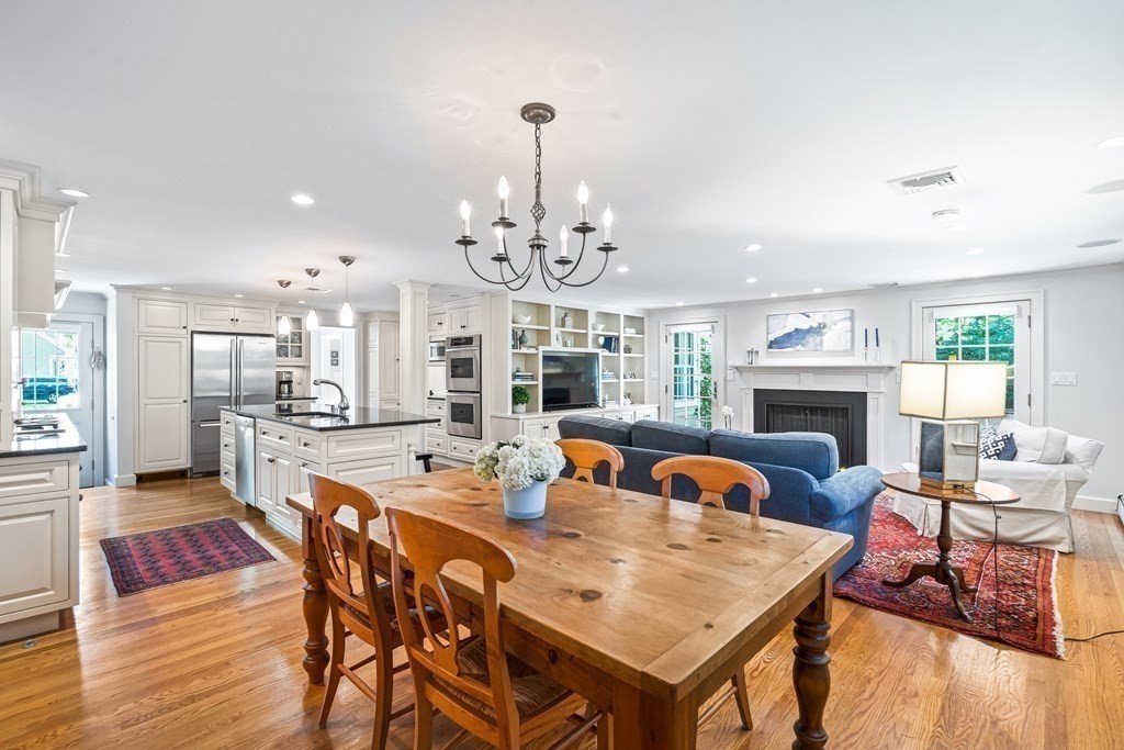 17 Berkeley Road Wellesley, MA 02482 - Photo 8 of 26