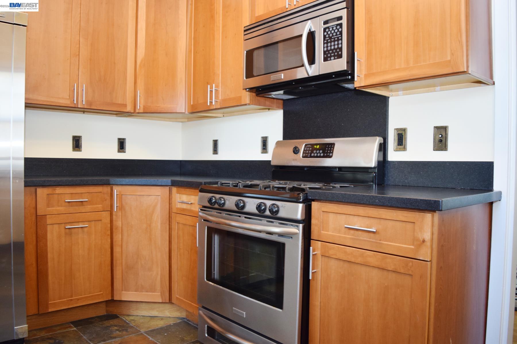 2860 Jackson Street Alameda, CA 94501 - Photo 16 of 54