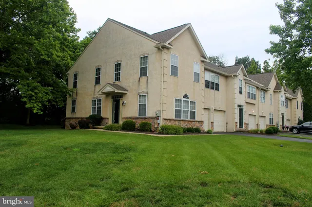 $515,000 | 220 Hampton Green Drive, North Wales, PA 19454