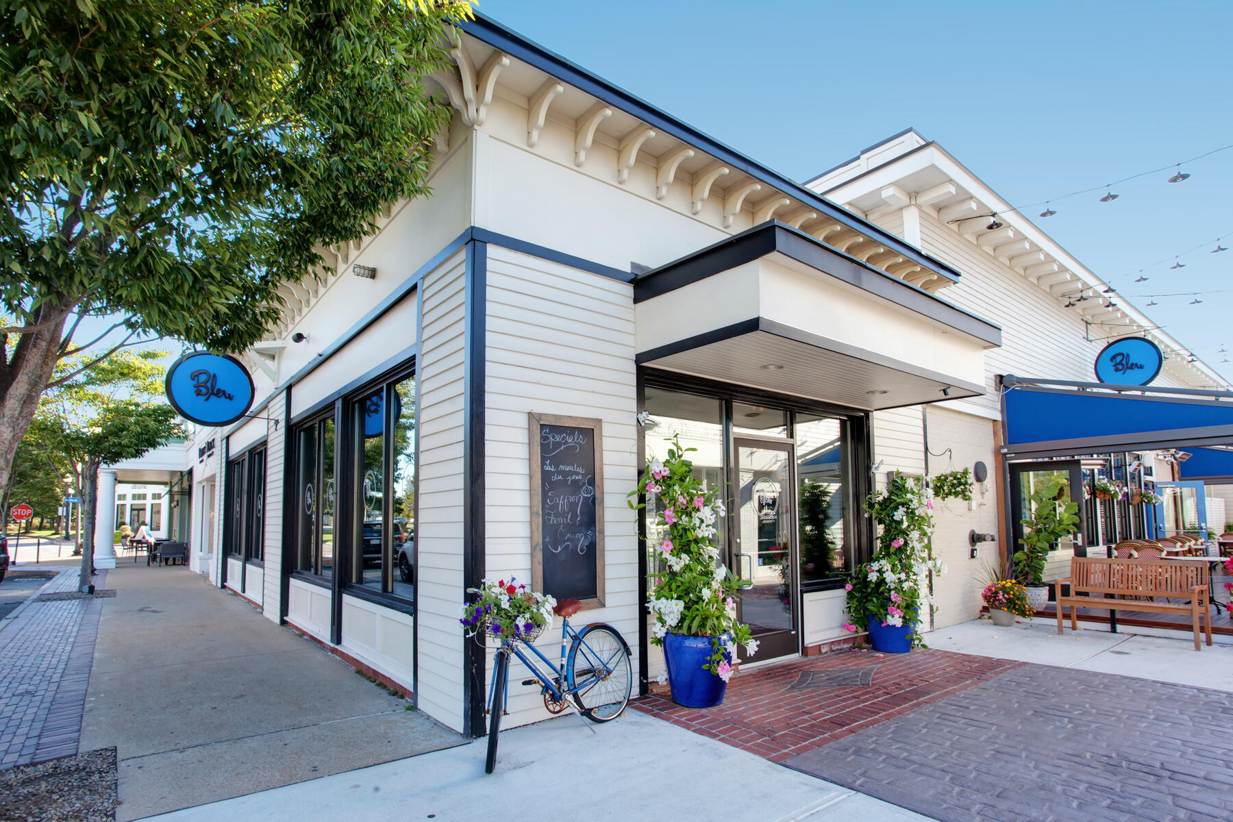 99 Orchard Road Mashpee, MA 02649 - Photo 49 of 49 a view of a chairs and table in a patio