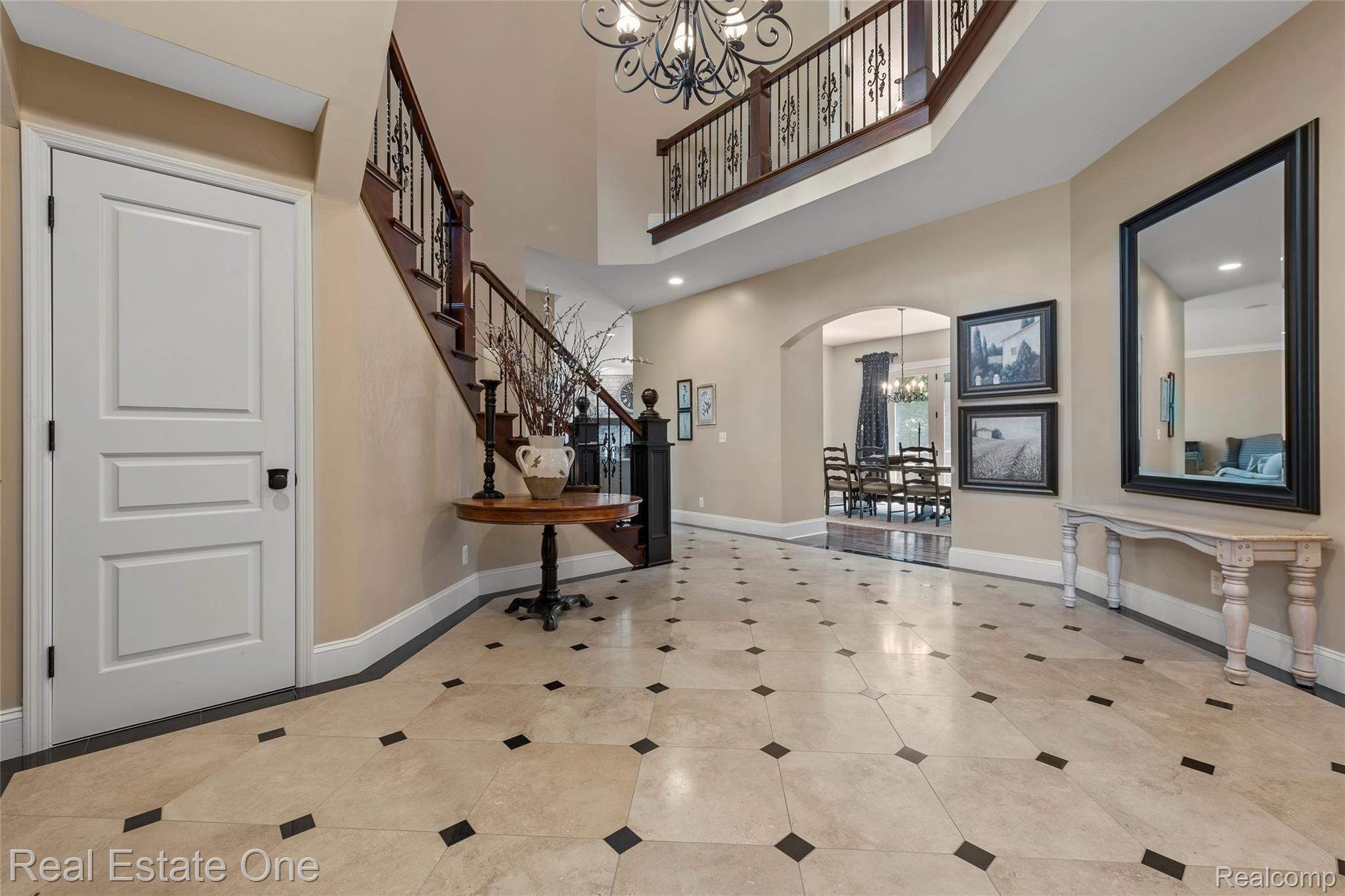 7807 Fieldstone Ridge Clarkston, MI 48348 - Photo 13 of 59 What a great space for entertaining!