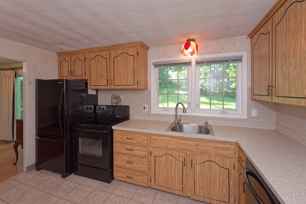 21 Terri Road Framingham, MA 01701 - Photo 14 of 37 Gallery Image 14