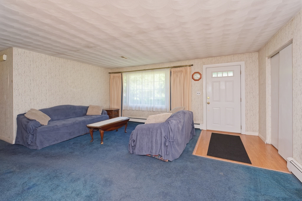 21 Terri Road Framingham, MA 01701 - Photo 2 of 37 Gallery Image 2