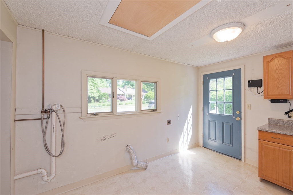 21 Terri Road Framingham, MA 01701 - Photo 24 of 37 Gallery Image 24