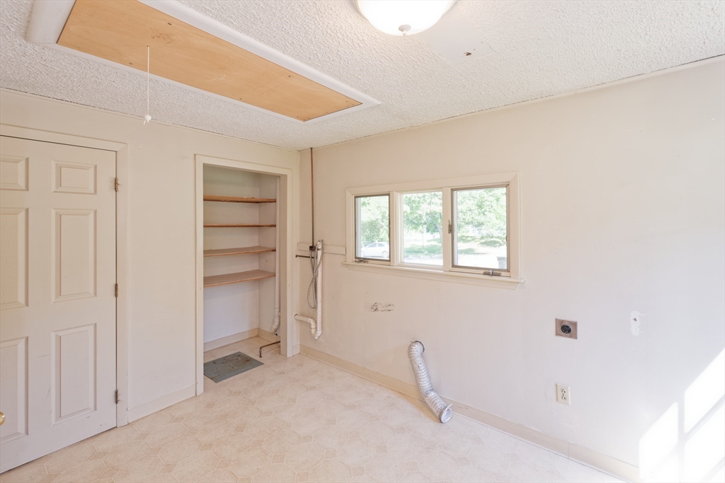 21 Terri Road Framingham, MA 01701 - Photo 26 of 37 Gallery Image 26