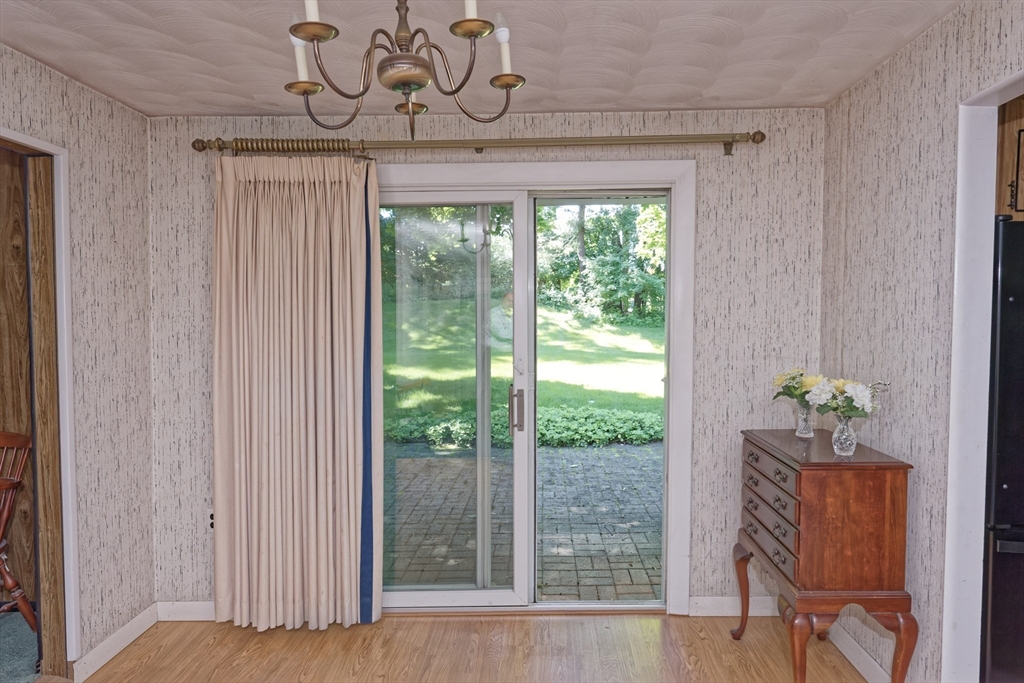 21 Terri Road Framingham, MA 01701 - Photo 6 of 37 Gallery Image 6