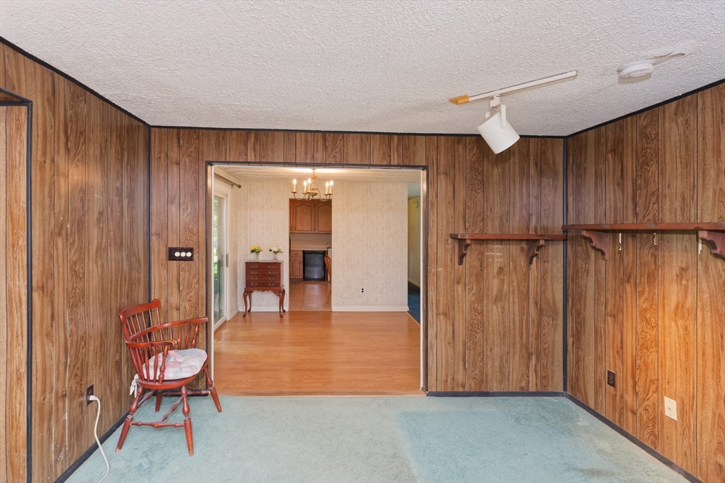 21 Terri Road Framingham, MA 01701 - Photo 8 of 37 Gallery Image 8
