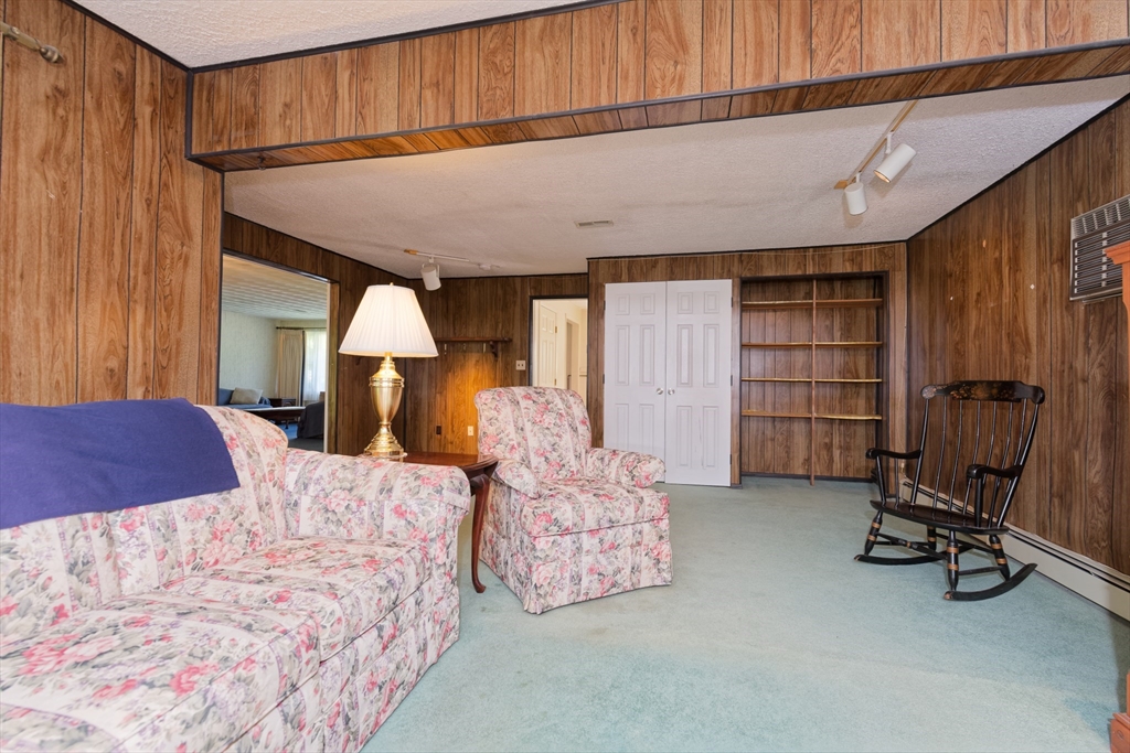 21 Terri Road Framingham, MA 01701 - Photo 9 of 37 Gallery Image 9