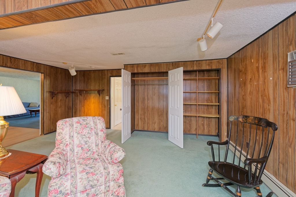 21 Terri Road Framingham, MA 01701 - Photo 10 of 37 Gallery Image 10