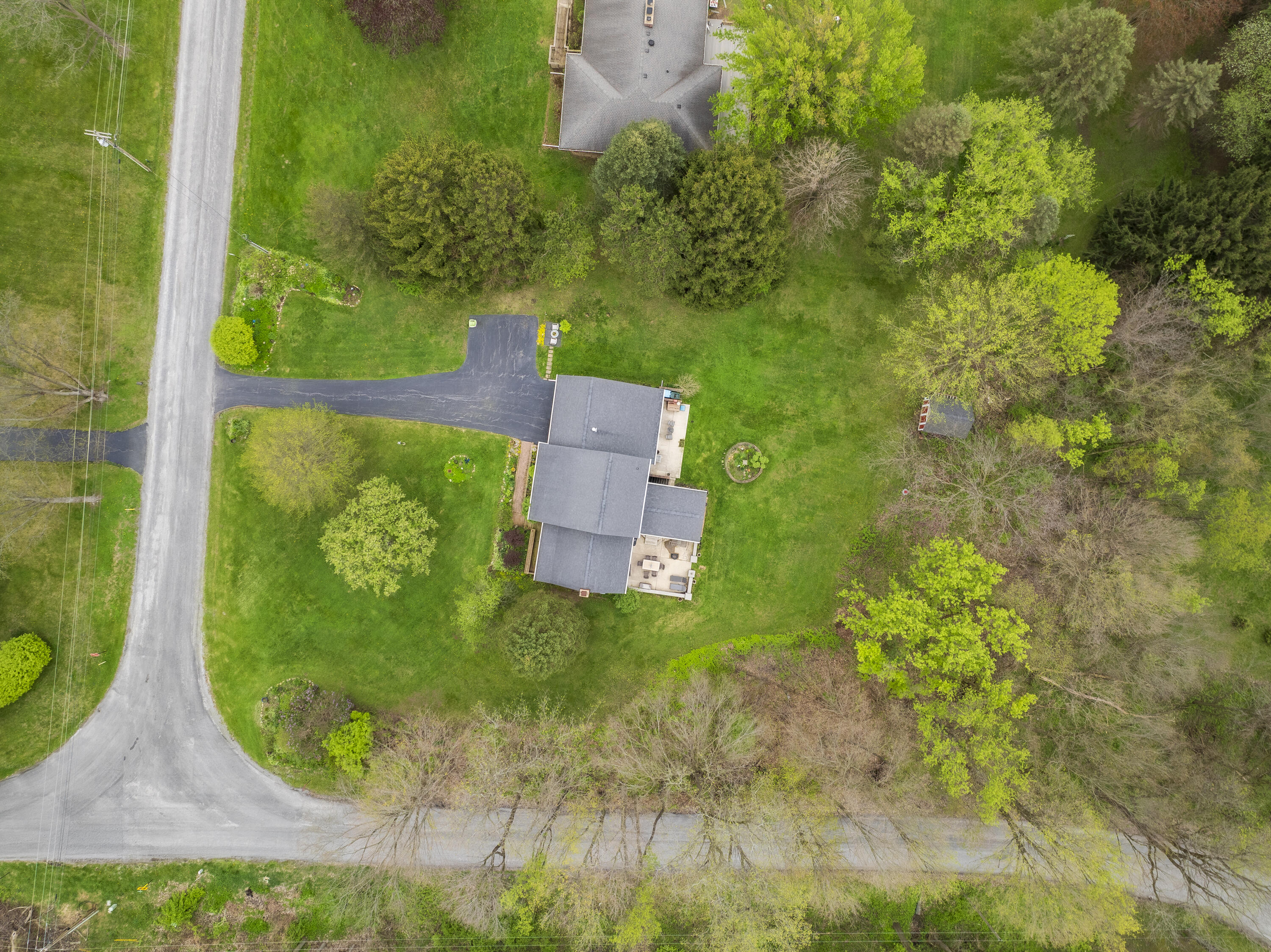 328 East Tratebas Road Valparaiso, IN 46383 - Photo 27 of 48 3000x2247