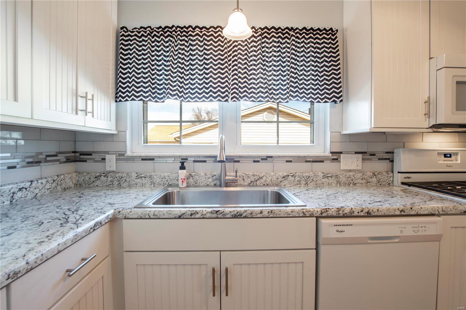 5005 Kerth Road St. Louis, MO 63128 - Photo 3 of 27 Gallery Image 3