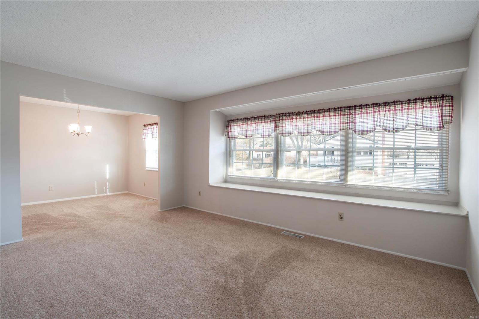 5005 Kerth Road St. Louis, MO 63128 - Photo 6 of 27 Gallery Image 6