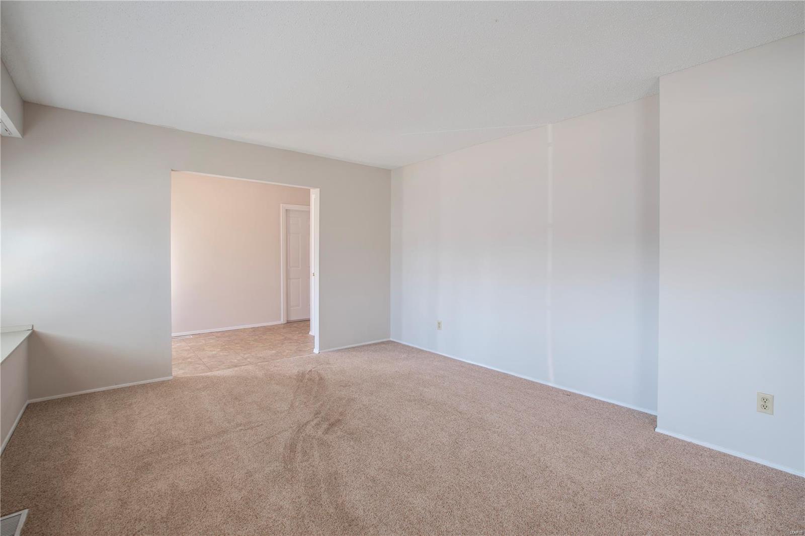 5005 Kerth Road St. Louis, MO 63128 - Photo 7 of 27 Gallery Image 7