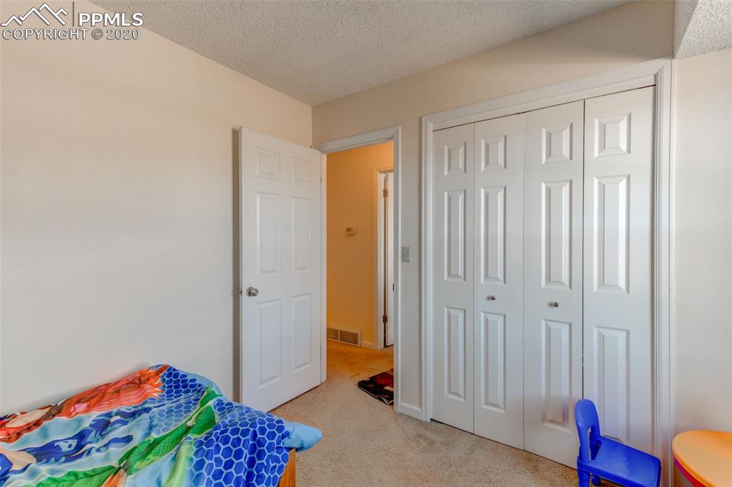 402 Raspberry Lane Monument, CO 80132 - Photo 14 of 35