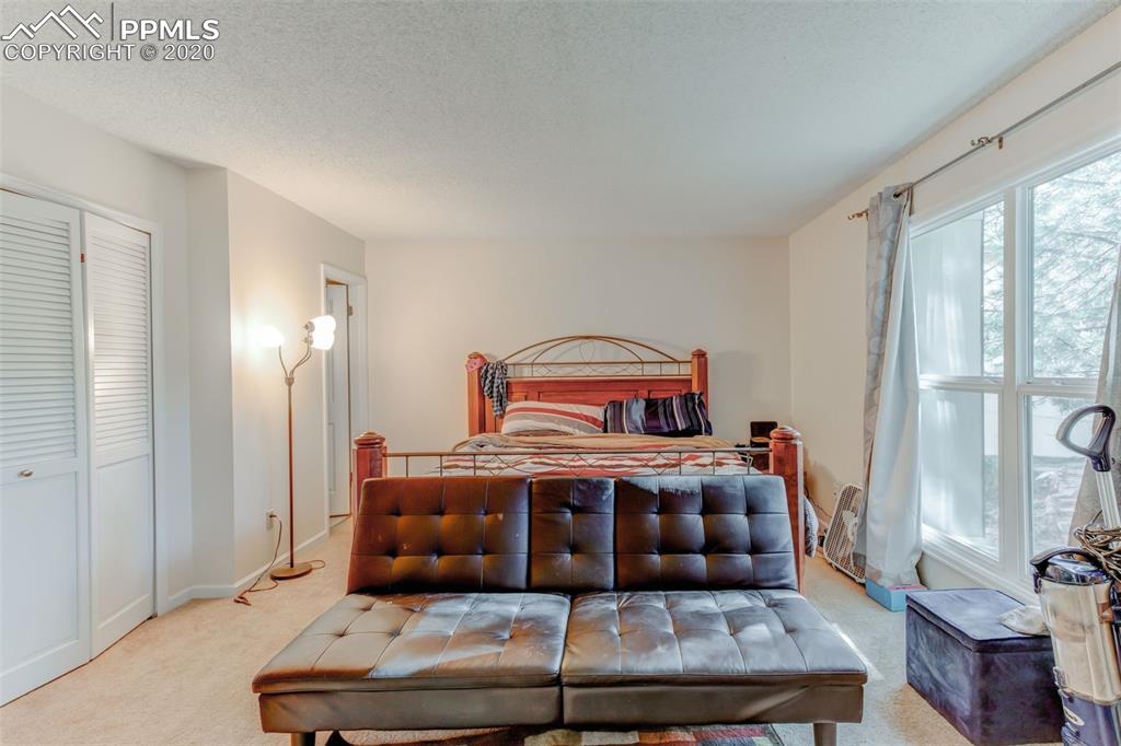 402 Raspberry Lane Monument, CO 80132 - Photo 17 of 35