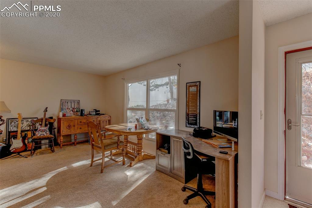 402 Raspberry Lane Monument, CO 80132 - Photo 22 of 35