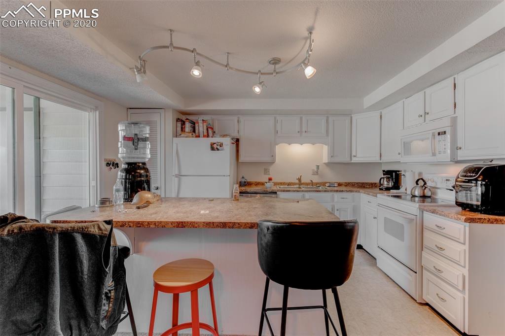 402 Raspberry Lane Monument, CO 80132 - Photo 27 of 35