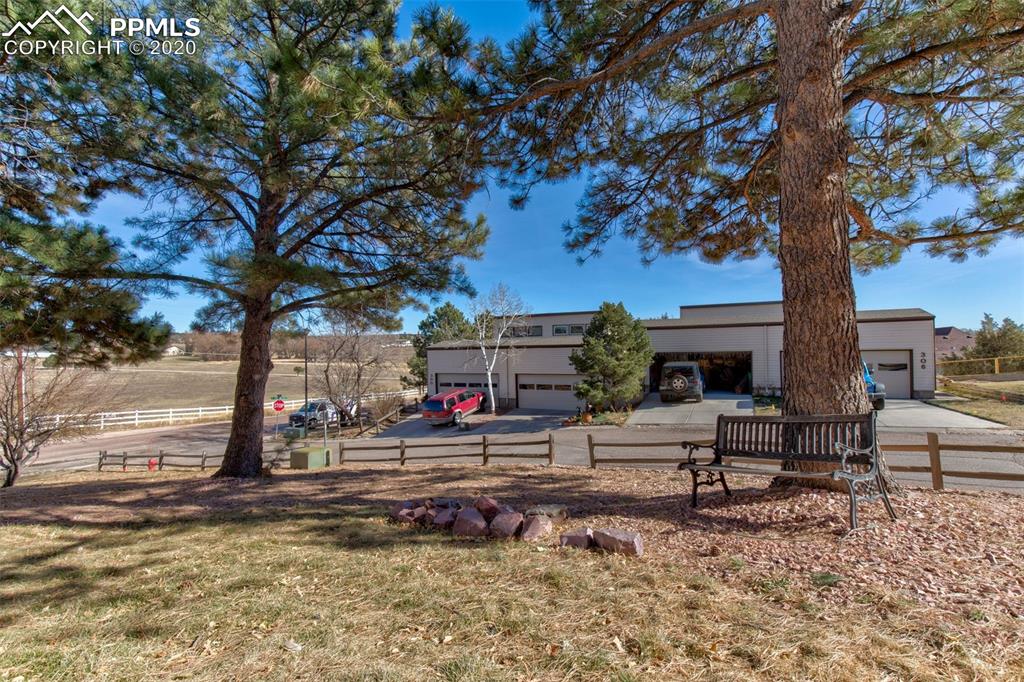 402 Raspberry Lane Monument, CO 80132 - Photo 8 of 35