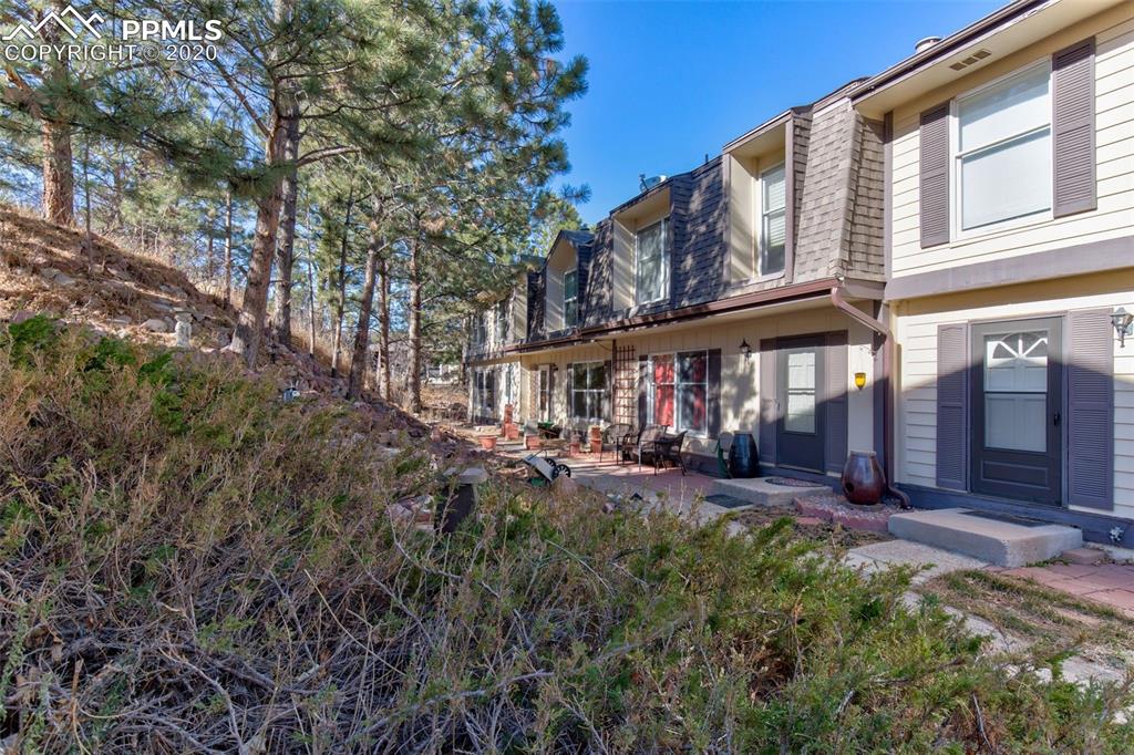 402 Raspberry Lane Monument, CO 80132 - Photo 9 of 35