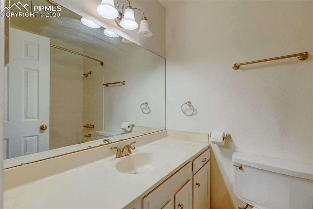 402 Raspberry Lane Monument, CO 80132 - Photo 10 of 35