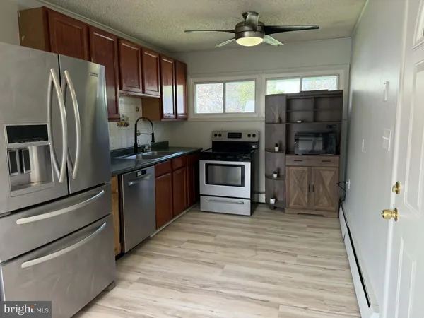 $3,000 | 5 Nickelhill Lane, Levittown, PA 19054