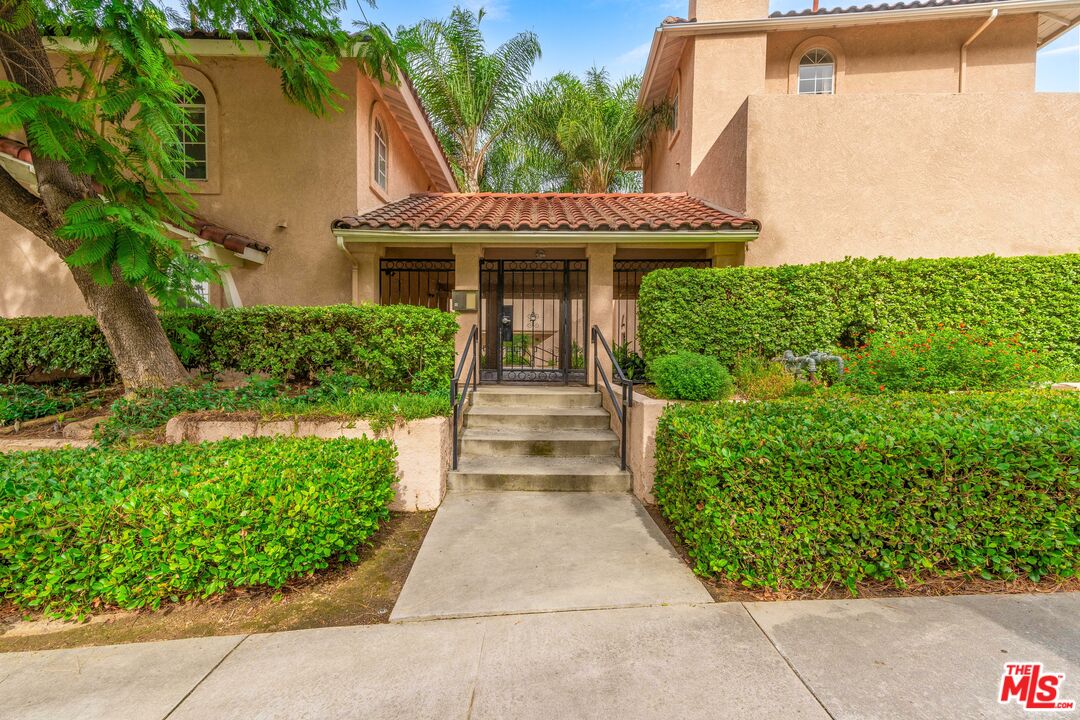 901 Vía Zapata Riverside, CA 92507 - Photo 5 of 5 Gallery Image 5