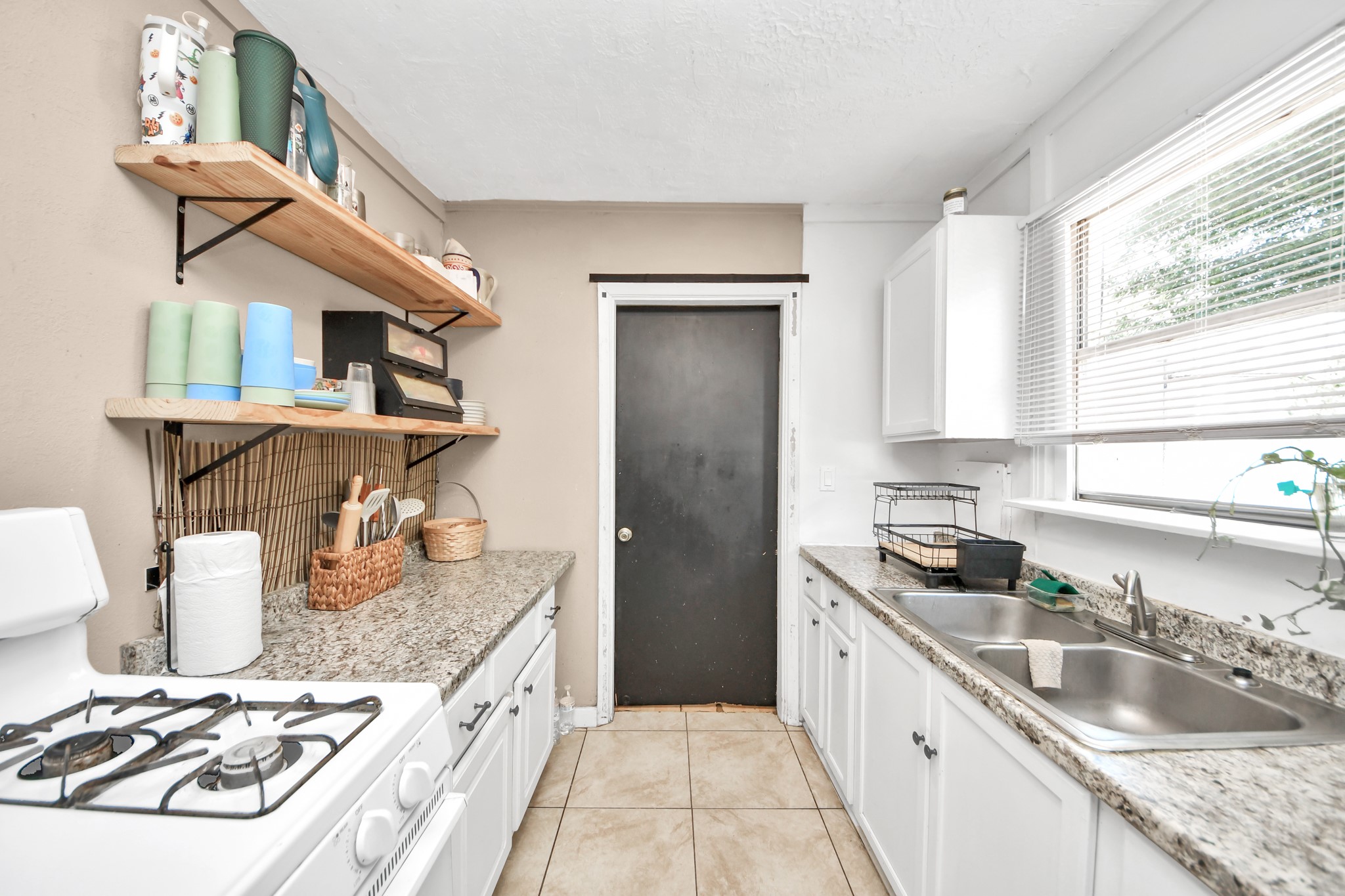 1806 Miami Road Pasadena, TX 77502 - Photo 7 of 34 Kitchen