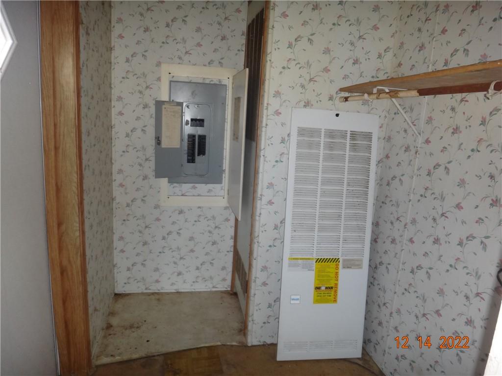 471 Millburn Road Mercer, PA 16137 - Photo 6 of 24 a bathroom with a shower