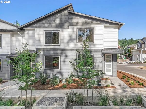 $409,947 | 165 Northwest Mawrcrest Avenue, Gresham, OR 97030