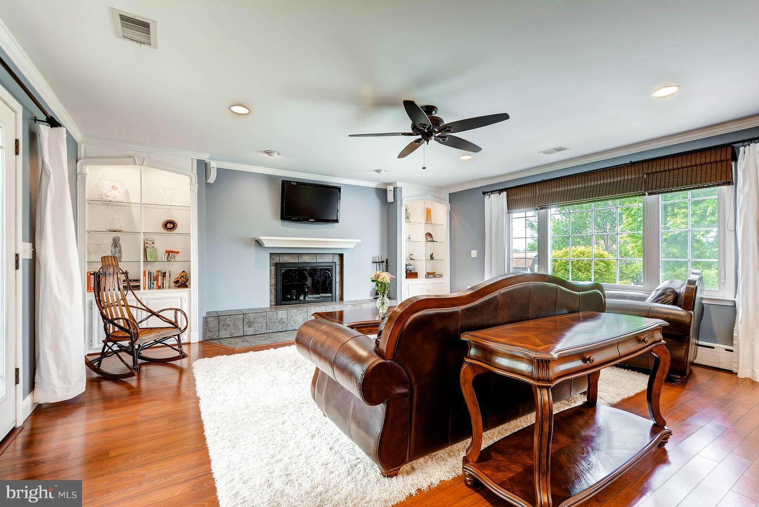 4103 Kahlston Road Baltimore, MD 21236 - Photo 10 of 30 Family Room