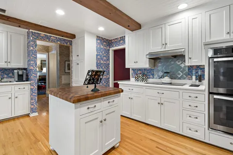 $1,100,000 | 1330 Urbandale Lane North, Plymouth, MN 55447