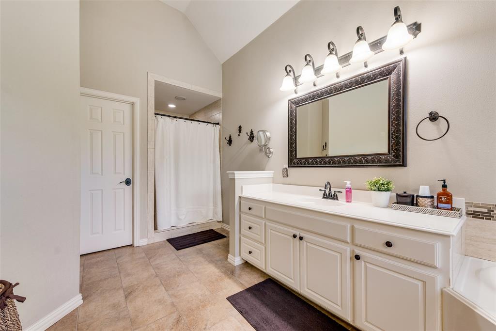 102 Dobbs Road Lake Dallas, TX 76208 - Photo 23 of 35
