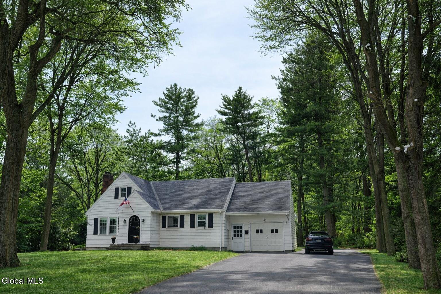 322 Osborne Road Colonie, NY 12211 - Photo 1 of 5 58153852-D767-4628-82F0-3AD6A1F5C911