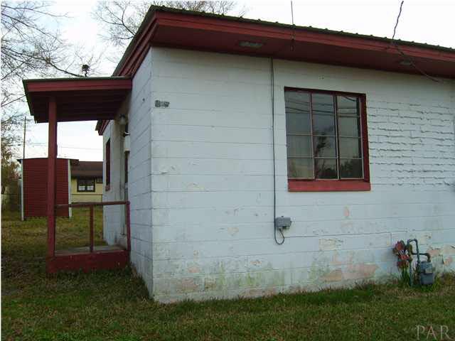 425 Well Line Road Cantonment, FL 32533 - Photo 2 of 7