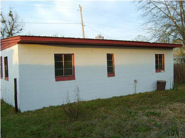 425 Well Line Road Cantonment, FL 32533 - Photo 3 of 7