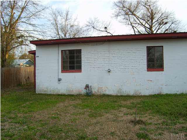 425 Well Line Road Cantonment, FL 32533 - Photo 4 of 7