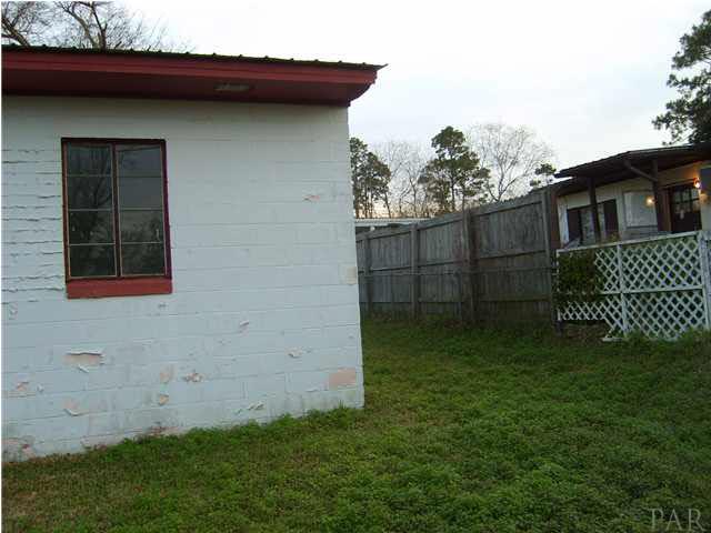 425 Well Line Road Cantonment, FL 32533 - Photo 5 of 7