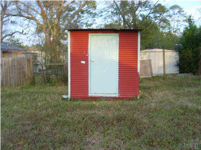 425 Well Line Road Cantonment, FL 32533 - Photo 6 of 7