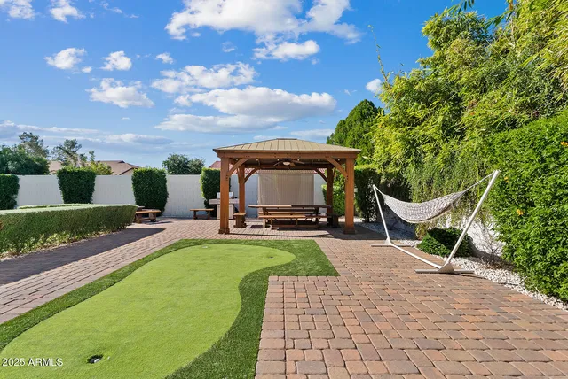 $950,000 | 824 North York Circle, Mesa, AZ 85213