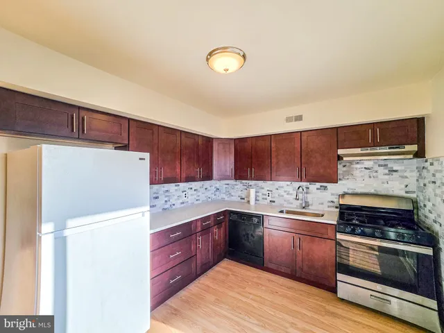 $2,300 | 1302 Bradley Court, Princeton, NJ 08540