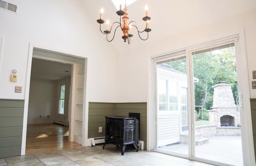 241 New Bedford Road Rochester, MA 02770 - Photo 8 of 25