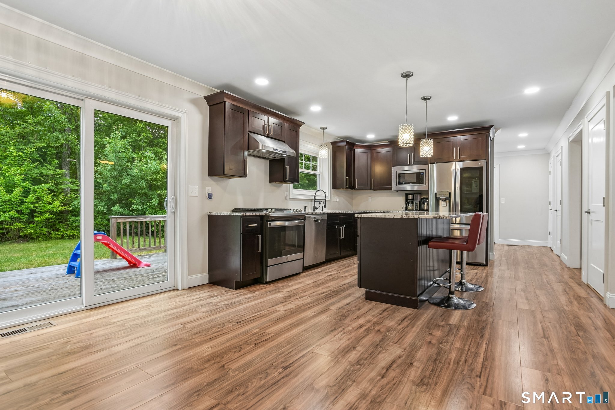25 Spring Rock Road East Lyme, CT 06333 - Photo 7 of 38