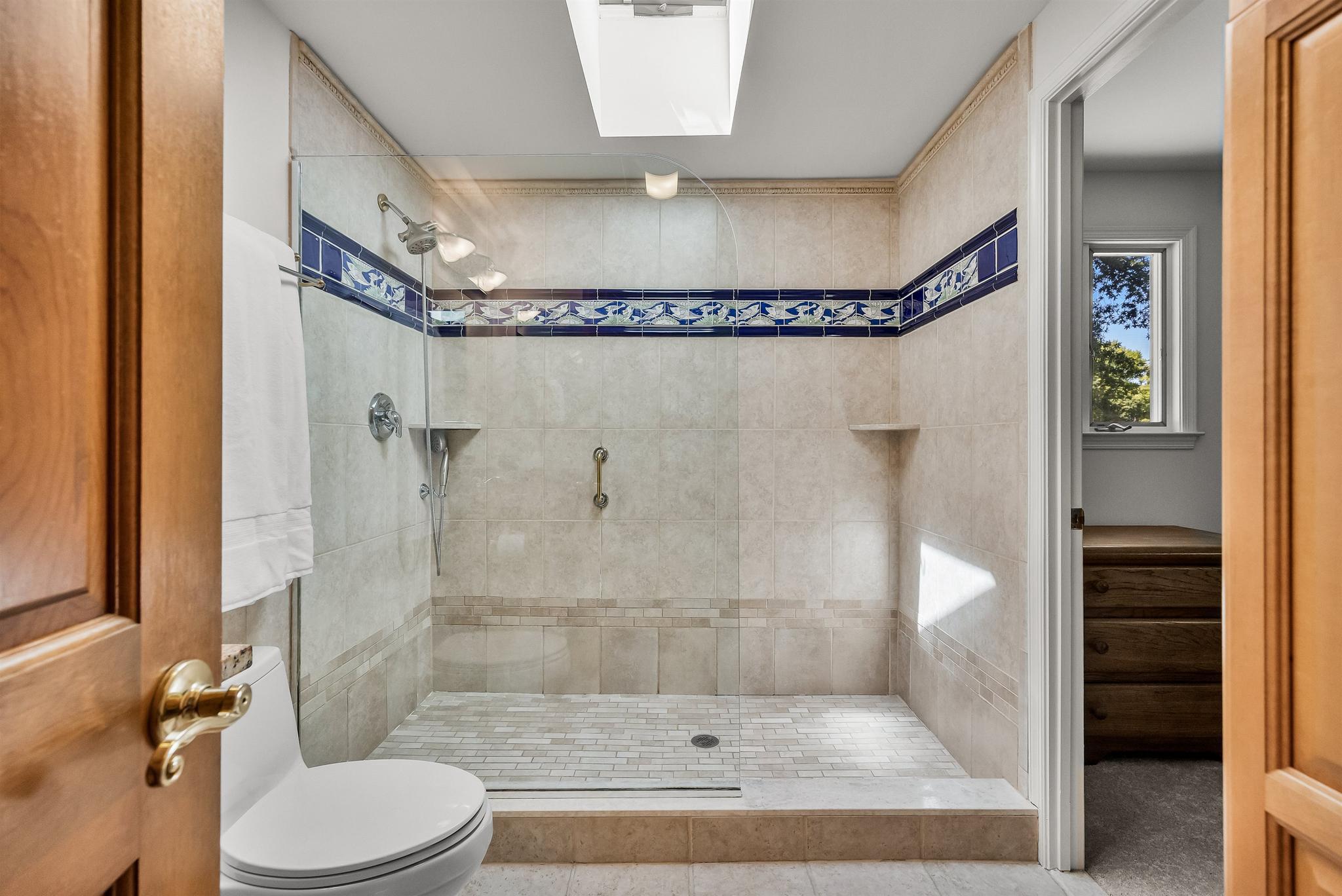 175 Oxford Road Delran, NJ 08075 - Photo 25 of 40 2nd Floor Bath